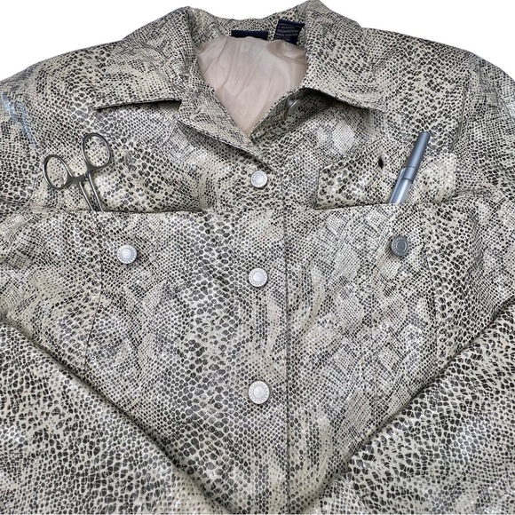 DCC Faux Snakeskin Button Up Cropped Jacket Cream Black Snake Print Medium M - Picture 13 of 15